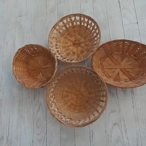 Set of 4 wicker wall baskets